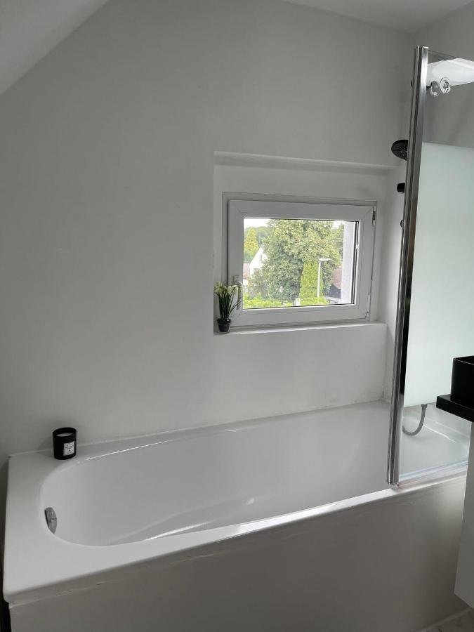 Berg Messe Dg 1Zi, K,D,B Parkplatz, W-Lan, Homeoffice Bergisch Gladbach Exterior foto